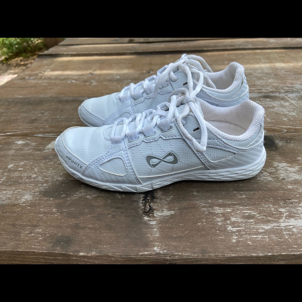 Nfinity Rival Cheer Shoes Size 4!